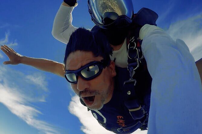 Tandem Skydive in Puerto Vallarta With Beach Landing - The 10,000-Foot Exit and 45 Seconds of Free Fall