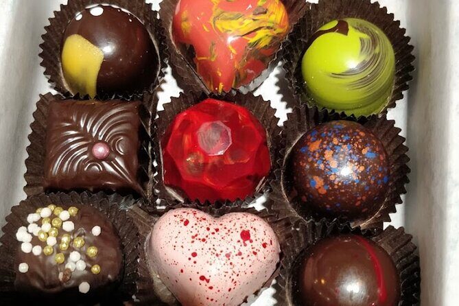 Tarot Reading with Coffee & Chocolate or Smoothie - The entertainment lens: how to keep it meaningful (without overselling it)