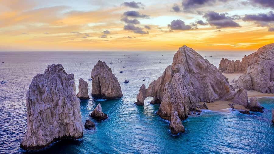 Tour the Arch of Cabo San Lucas and head down to Playa del Amor - Meeting at Gregory Tours: the spot can be easy to miss