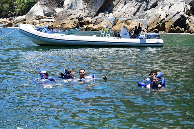 Yelapa Escape & Snorkeling in Puerto Vallarta by Speedboat - Crew and group size: why the day stays manageable